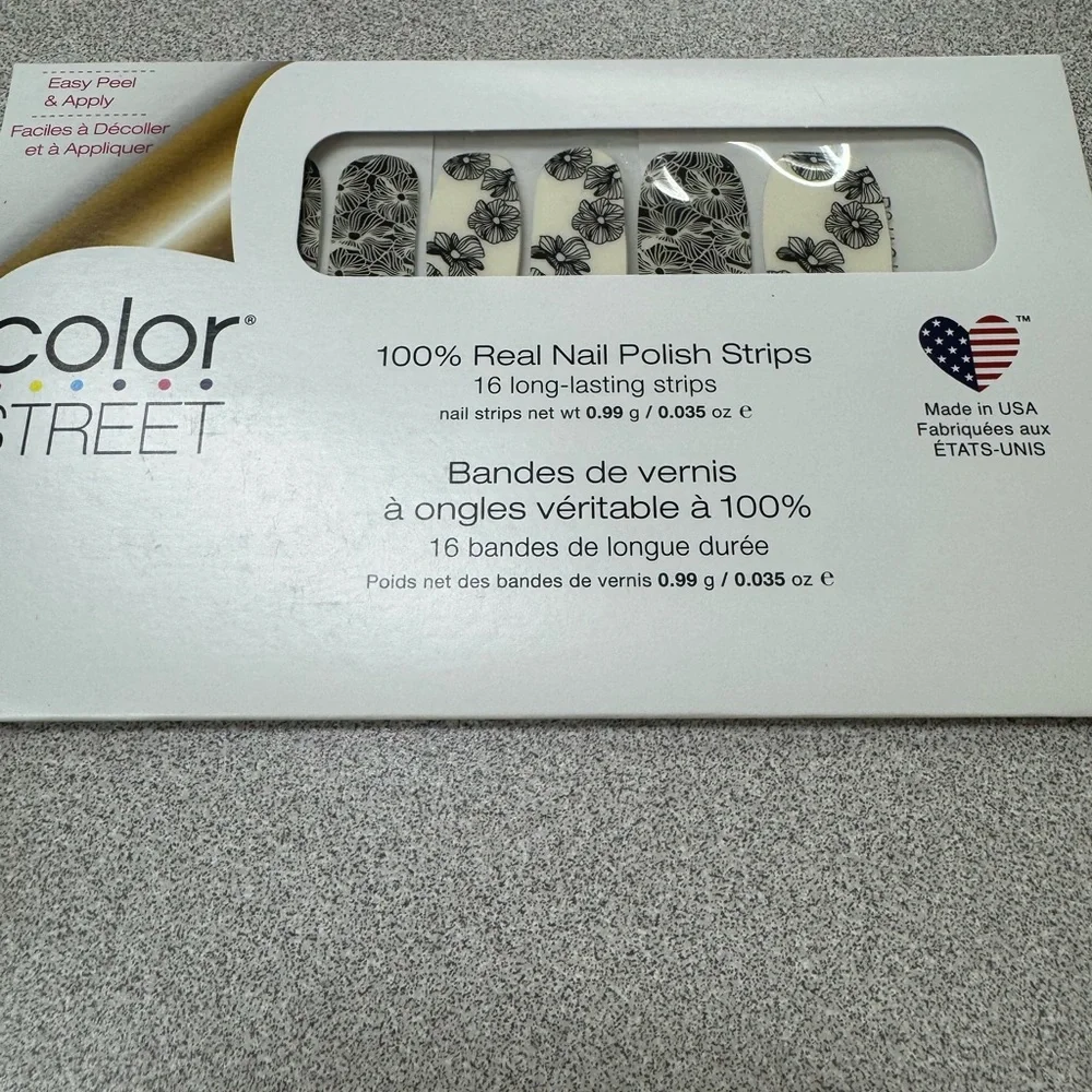 Color Street sets both